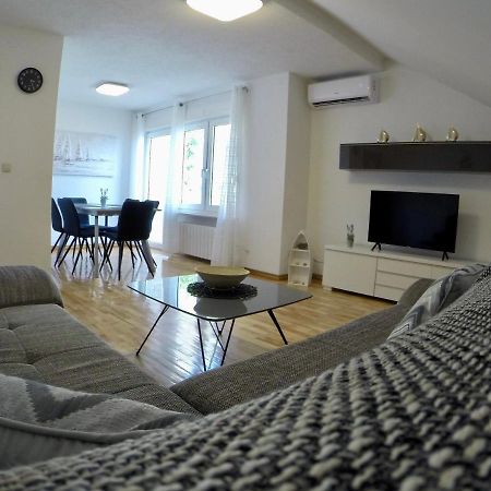 Holiday Apartment Lavanda Sumpetar Jesenice  Esterno foto