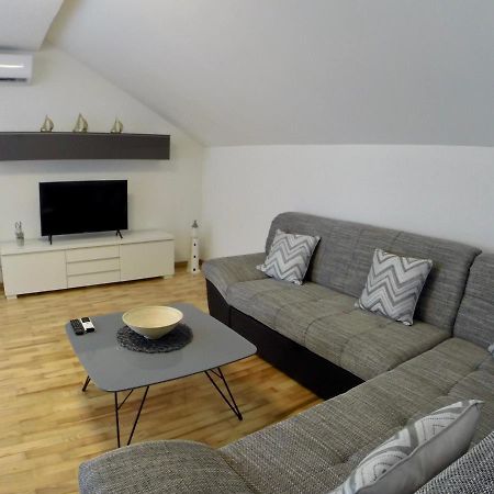 Holiday Apartment Lavanda Sumpetar Jesenice  Esterno foto