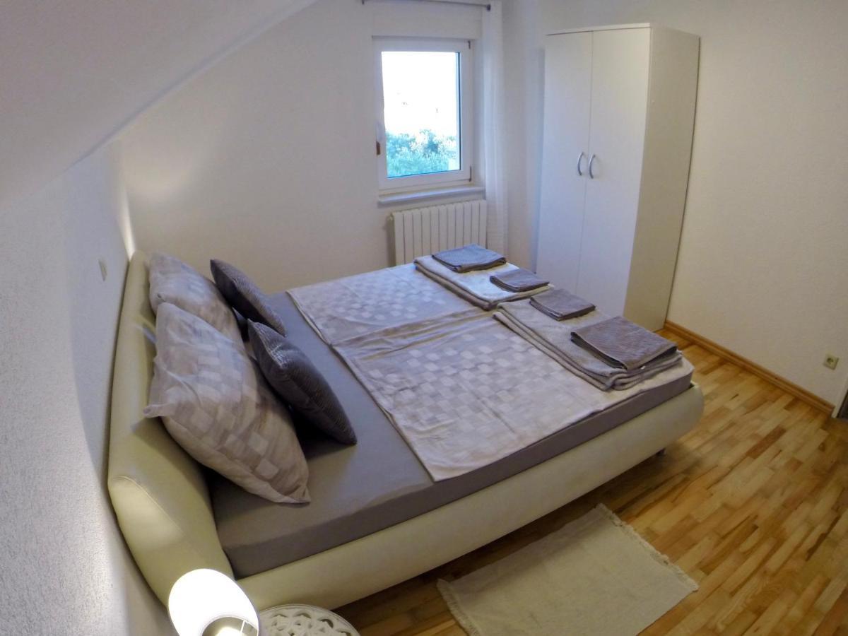 Holiday Apartment Lavanda Sumpetar Jesenice  Esterno foto