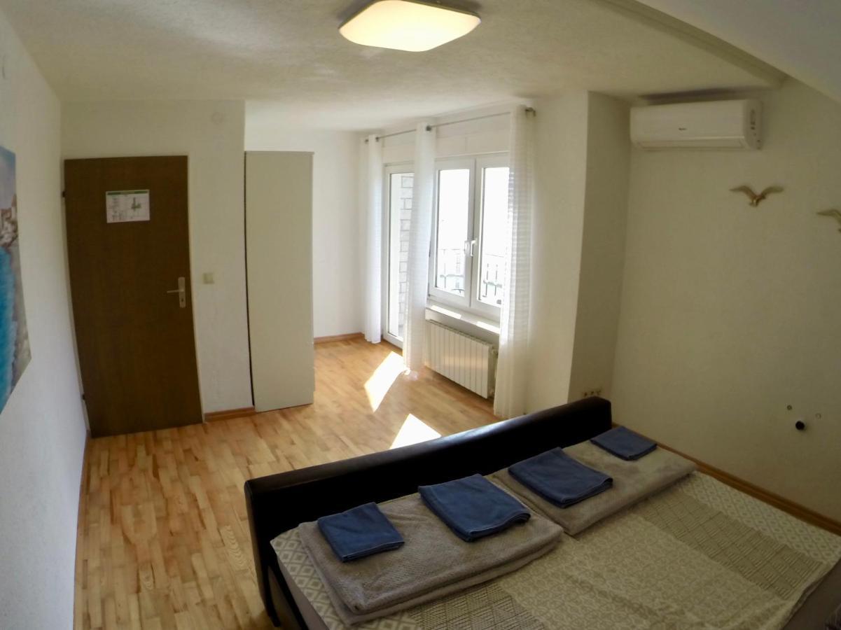 Holiday Apartment Lavanda Sumpetar Jesenice  Esterno foto