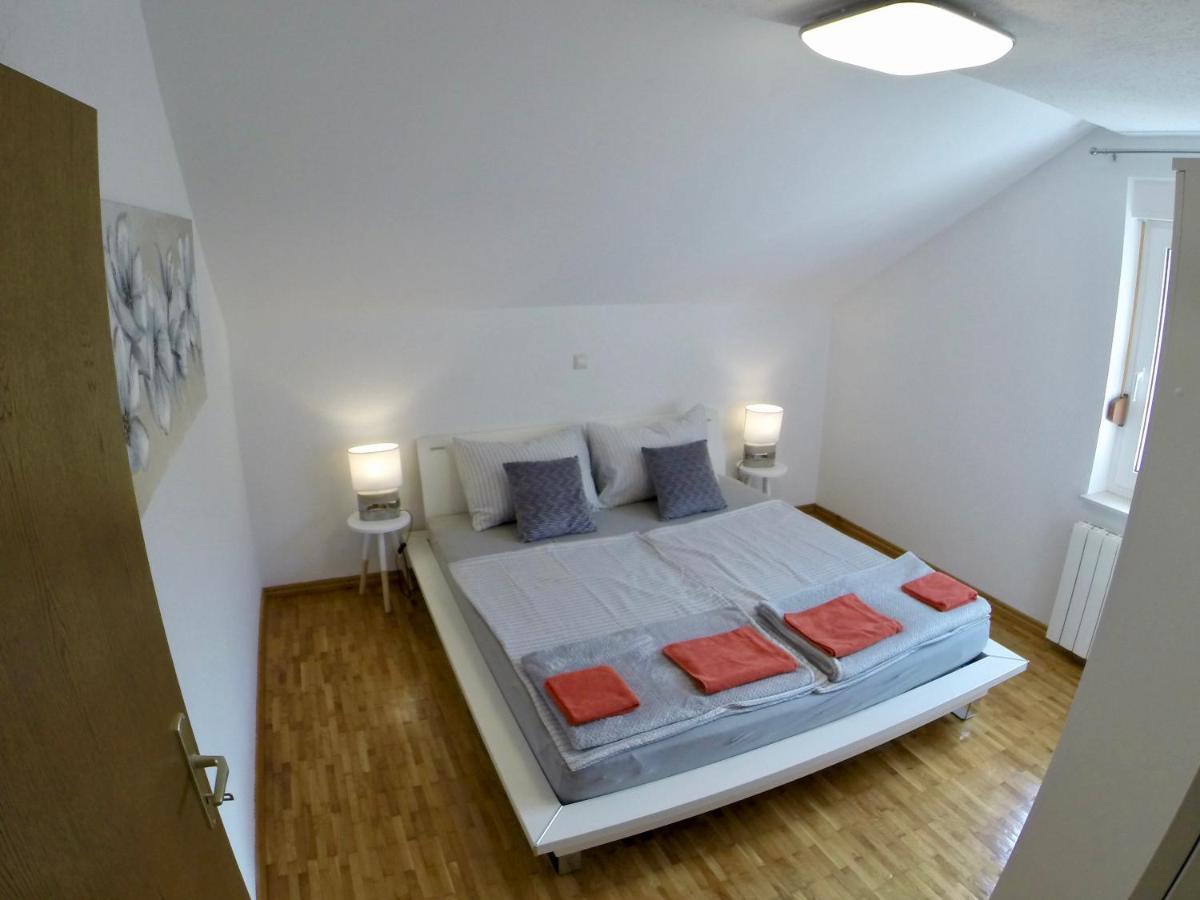 Holiday Apartment Lavanda Sumpetar Jesenice  Esterno foto